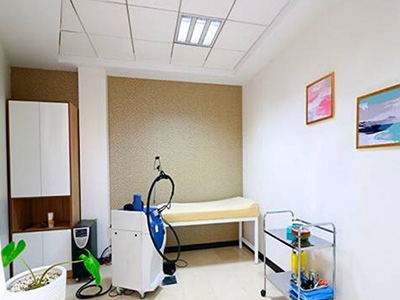 کلینیک لیزر موهای زائد لیا