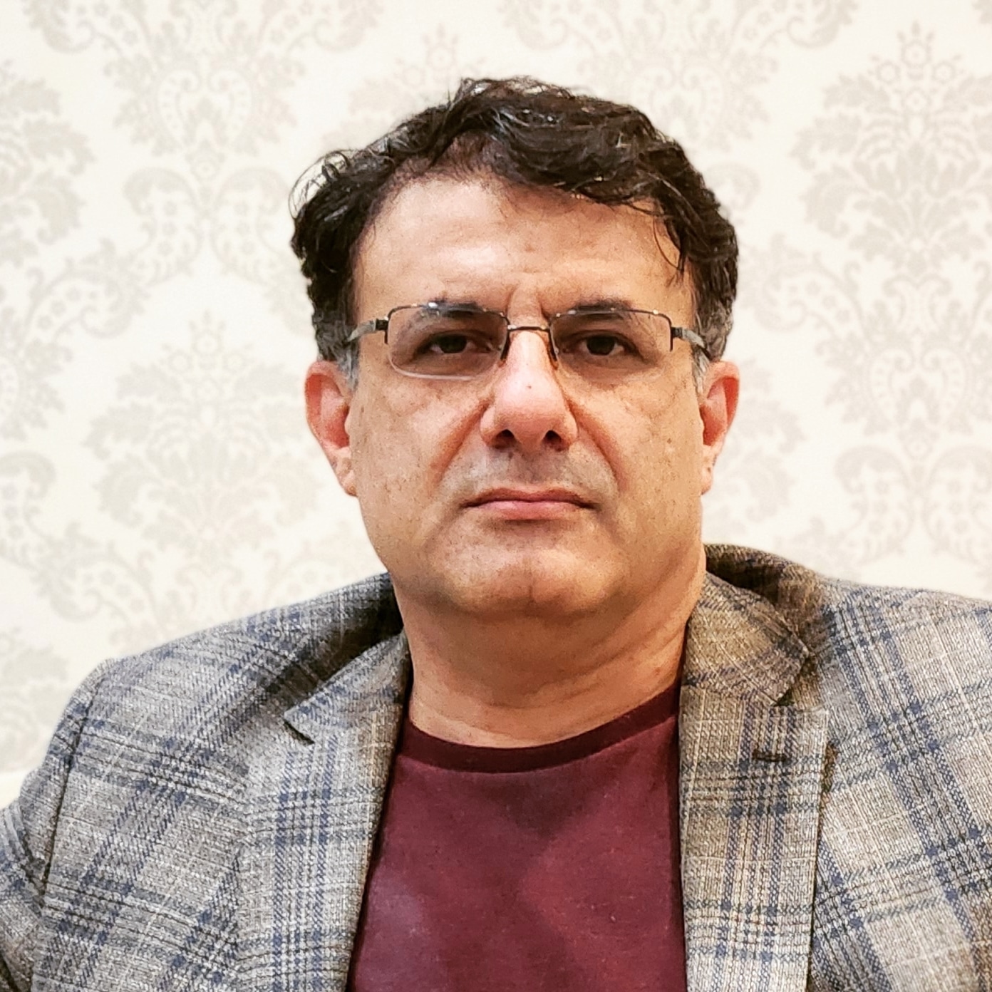 تصویر دکتر حسینی نژاد در اهواز