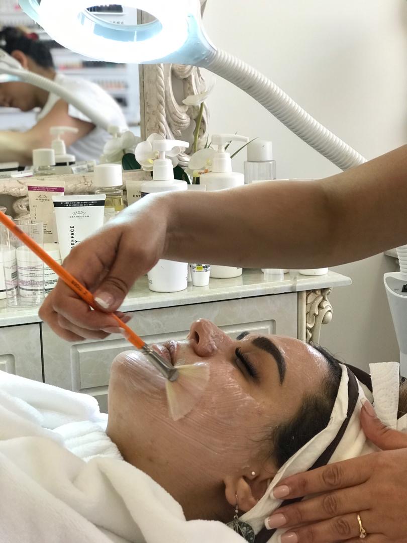 تصویر پاکسازی صورت در تهرانپارس
